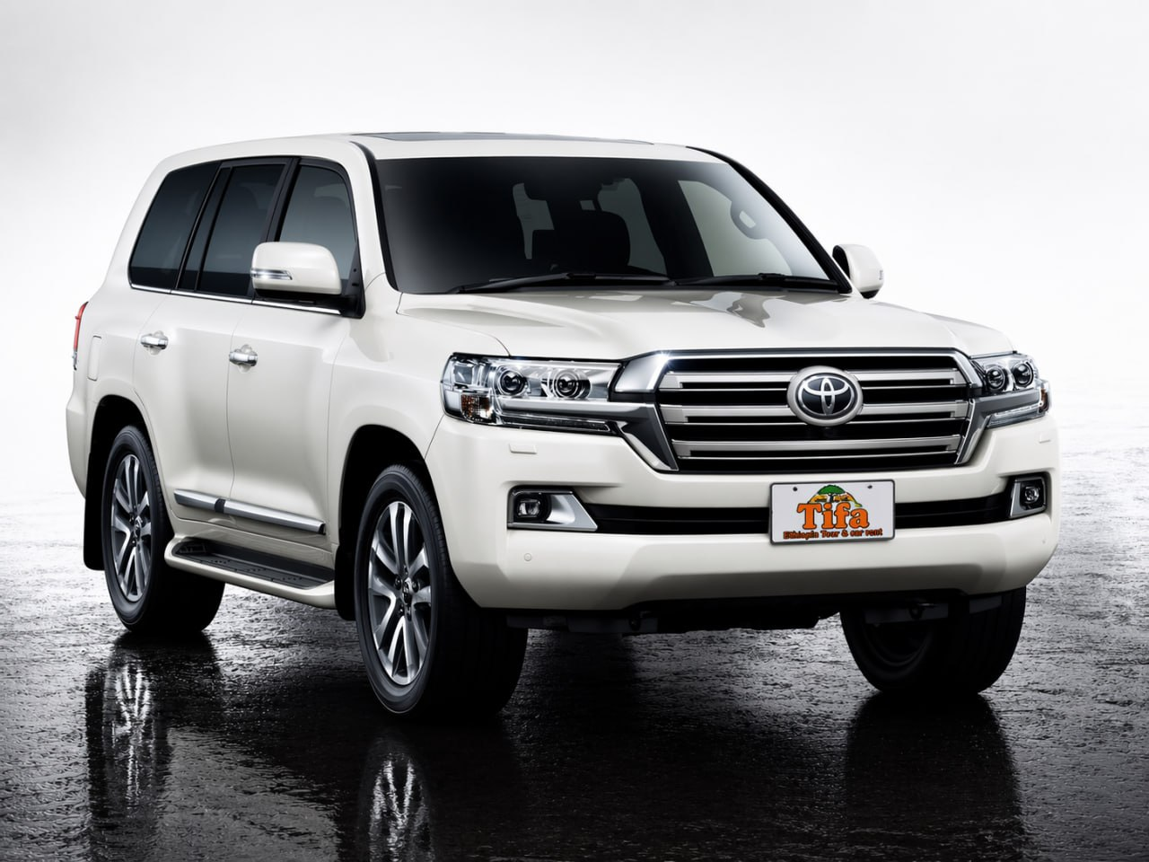 v8 Full size luxury suv